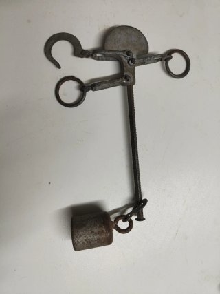 4 básculas romanas antiguas