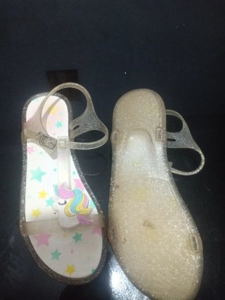 Sandalias de goma con unicornios