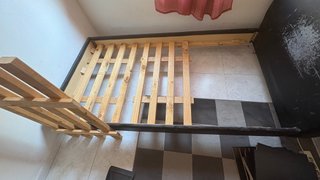 Cama de madera robusta fácil montaje, piel gastada