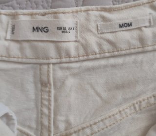 2 pantalones cortos mujer y uno largo Talla 32