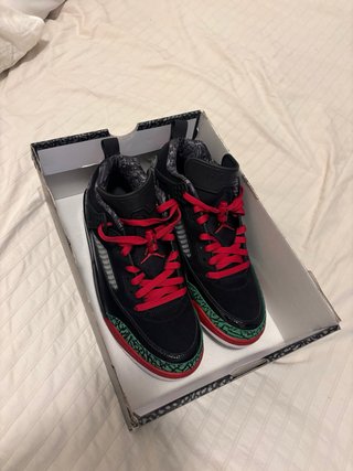 Jordan spizike low og black red green