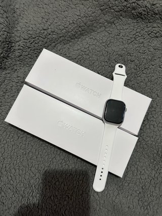Apple Watch Plata con Correa Blanca
