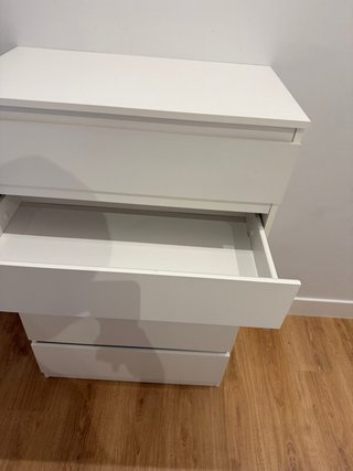 Tocador blanco de madera