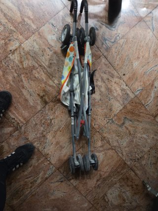 Carro de paseo con lunares