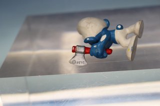 Figura PVC. Pitufo leñador, hacha. Los Pitufos.