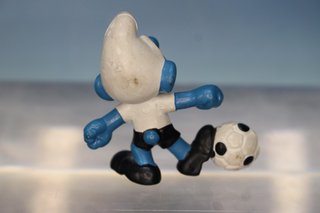 Figura PVC. Pitufo futbolista, fútbol. Los Pitufos.