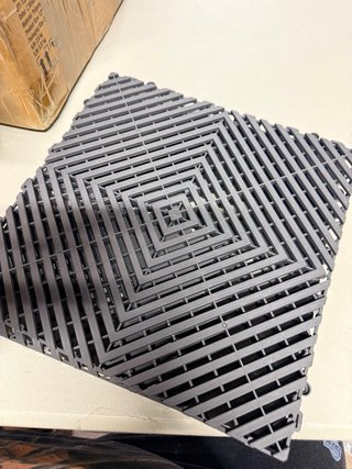 Baldosas Garaje Entrelazadas 310x310mm