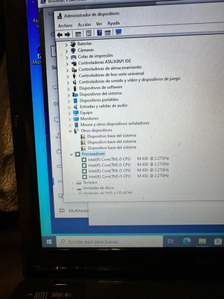 Ordenador Portátil ASUS Negro funcionando