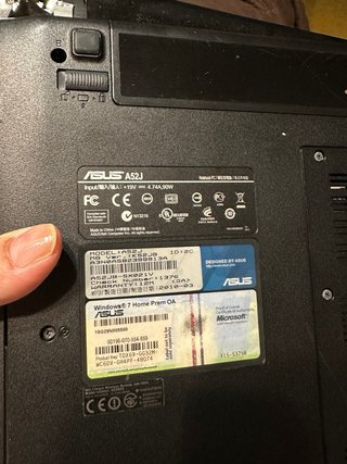 Ordenador Portátil ASUS Negro funcionando