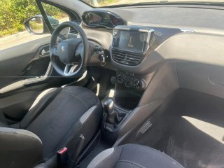 Peugeot 208 2014