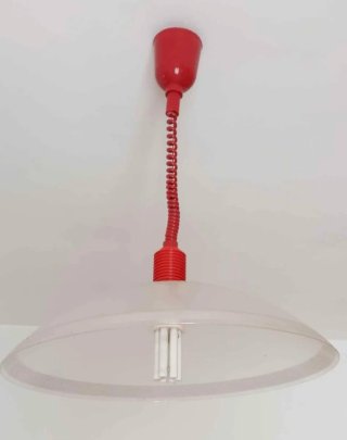 Lampadario rosso e trasparente