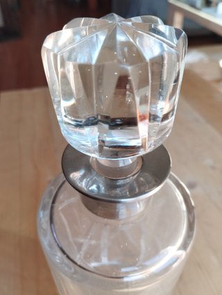 Botella de cristal tallado vintage