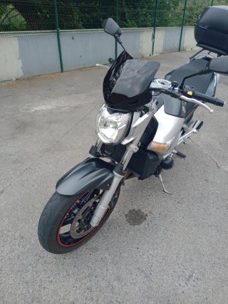 Suzuki GSR 600 (98cv) Naked Negra/Plata