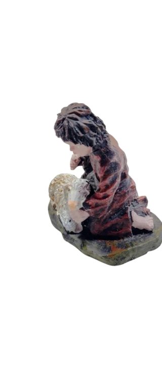 Figura niño y cordero marmolina pintada