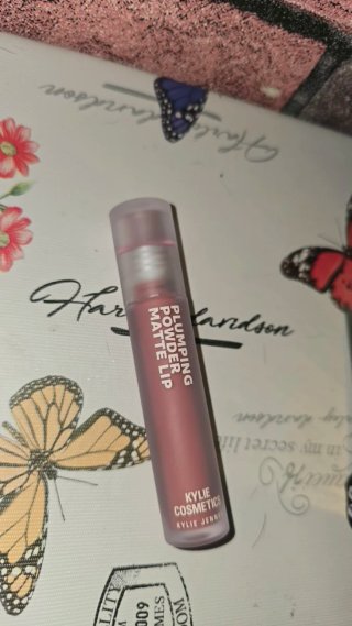 Kylie Cosmetics Plumping Powder Matte Lip