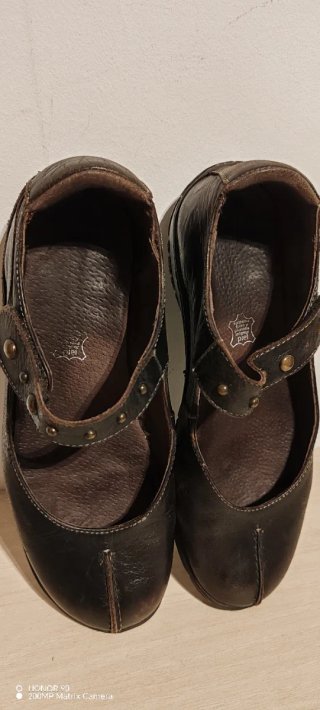 Zapatos Mary Jane Marrones.