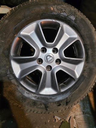 Llantas y Neumáticos Dacia 215/65/R16