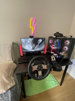 Se vende pc completo con volante logitech G27
