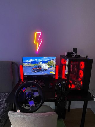 Se vende pc completo con volante logitech G27