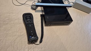 Nintendo Wii + Wii Sports & Wii Sports Resort