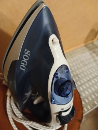 Plancha Sogo azul y blanca