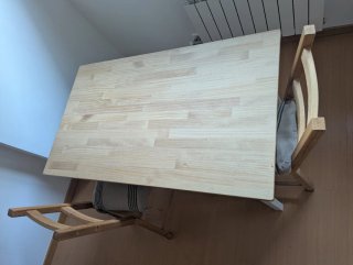 Mesa comedor IKEA Pinntorp y 2 sillas