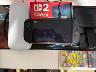 Nintendo Switch 2 + Juegos (NUEVA)