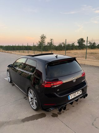 Volkswagen Golf R310 2017