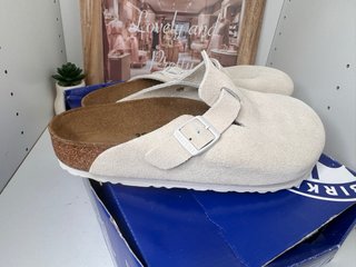 Zuecos Birkenstock Beige Talla 39