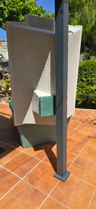 Caseta para perros verde y blanca