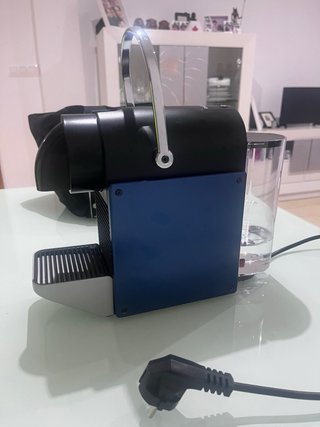 Cafetera Nespresso Delonghi Azul