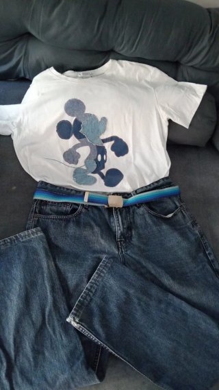 Camiseta Mickey Mouse y Pantalones Vaqueros