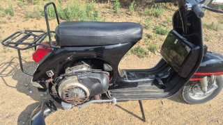 Vespa P 200 E Negra