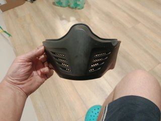 Casco de moto amarillo y negro