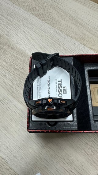 Reloj Tissot T-Touch Connect Solar Negro Naranja