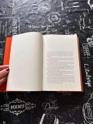 Libro un fuoco che brucia lento