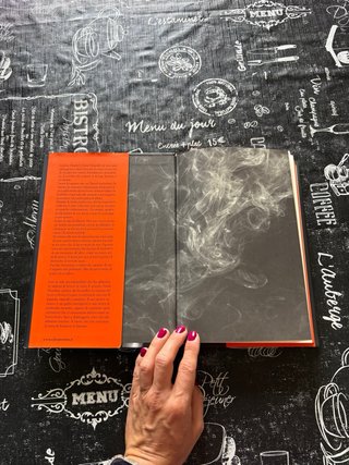 Libro un fuoco che brucia lento