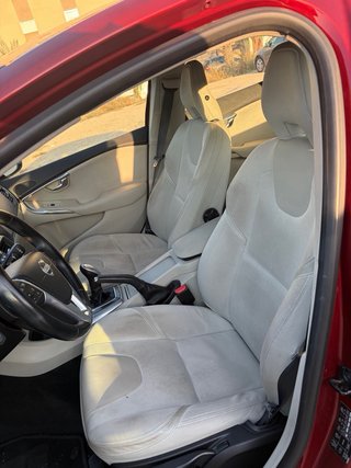 Volvo V40 2014