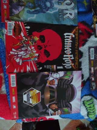 Lote de 9 cómic. 8 Marvel y un DC