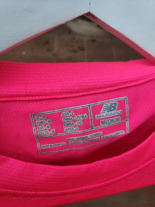 Camiseta New Balance Manga Larga Rosa