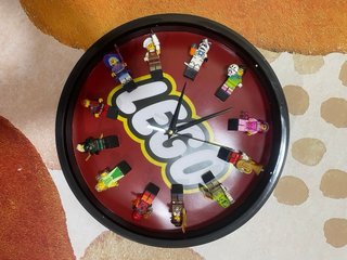 Orologio da parete Lego con Minifigure