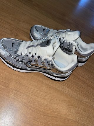 Nike Plata y Blanco Zapatillas Deportivas