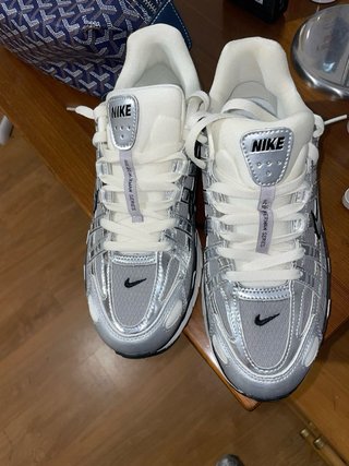 Nike Plata y Blanco Zapatillas Deportivas