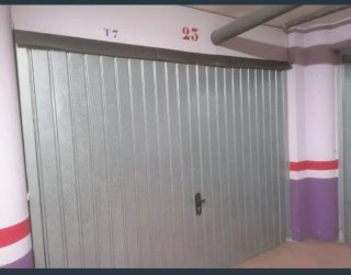 Garaje con cabina cerrada