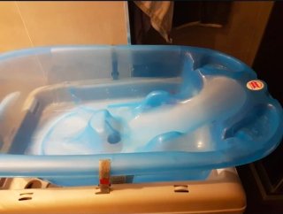 Bañera Bebé Anatómica con Mesa Cambiador