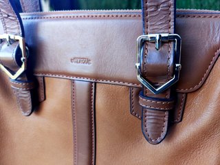 Bolso de piel de Uterque nuevecito color camel