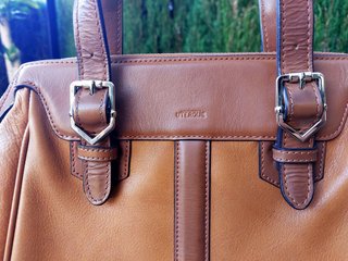 Bolso de piel de Uterque nuevecito color camel