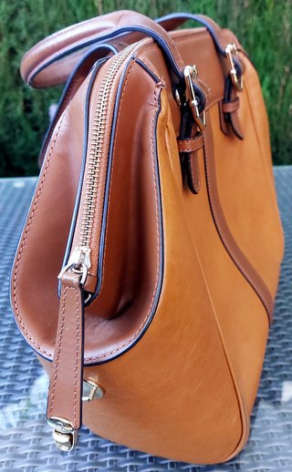 Bolso de piel de Uterque nuevecito color camel