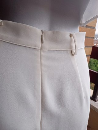 Falda Midi Zara Crema Botones Dorados