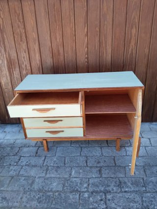 Mueble estilo nórdico .
